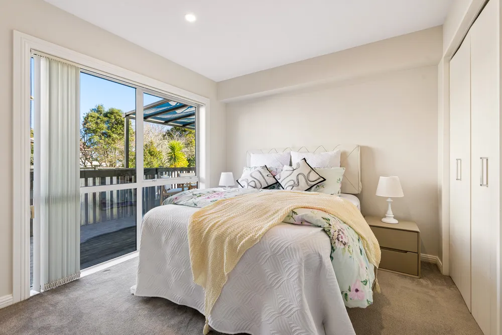Photos of 329A Bucklands Beach Road