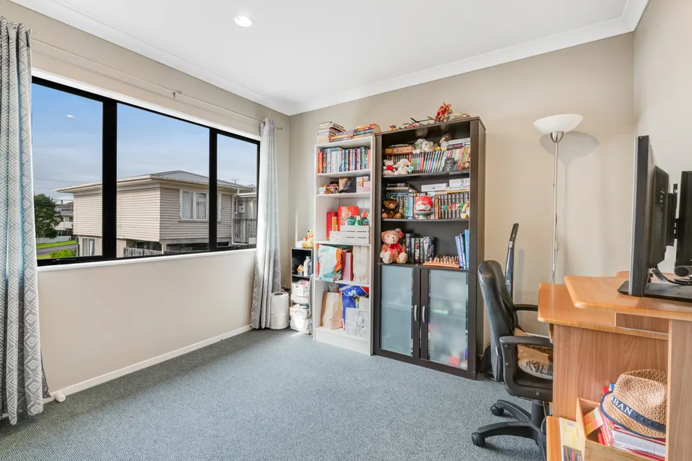Photos of 2/26 James Street