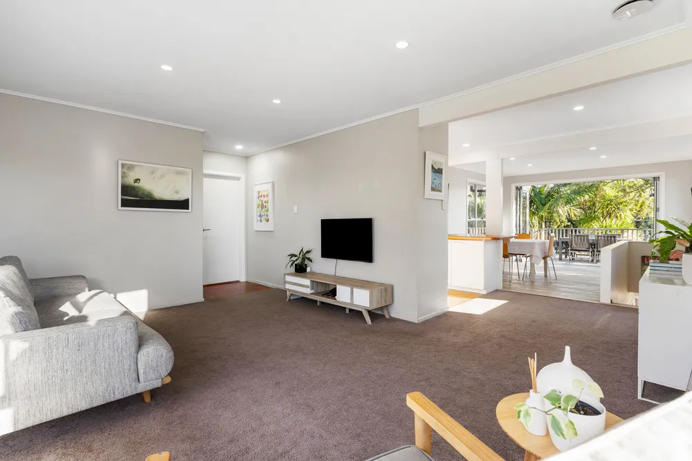 Photos of 81 Stott Avenue