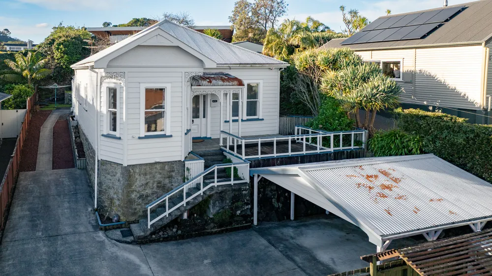 Photos of 58 Disraeli Street