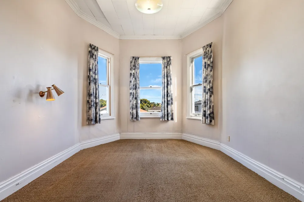 Photos of 58 Disraeli Street