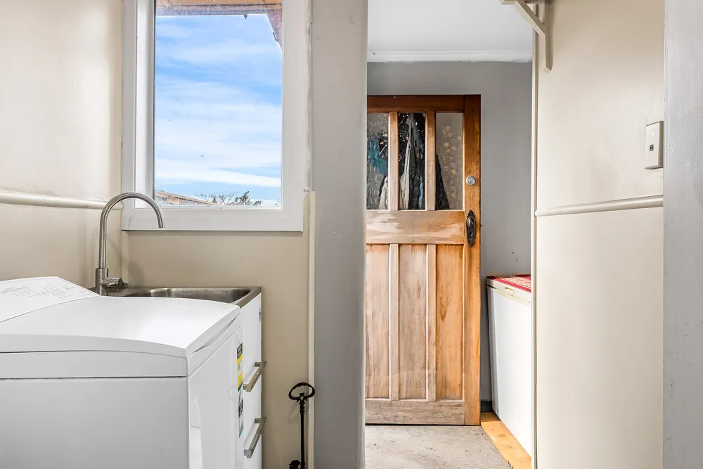Photos of 25 Avro Crescent