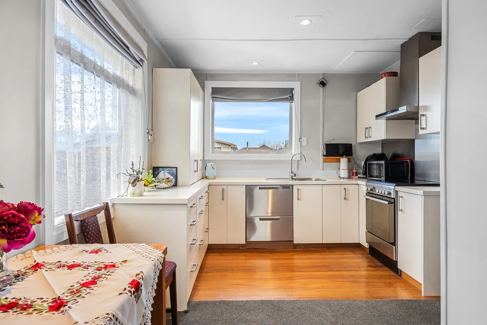 Photos of 25 Avro Crescent