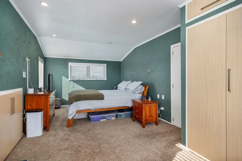 Photos of 95 Alberton Avenue