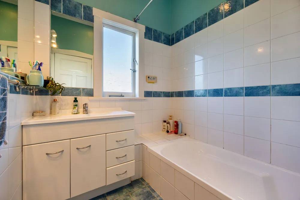 Photos of 95 Alberton Avenue