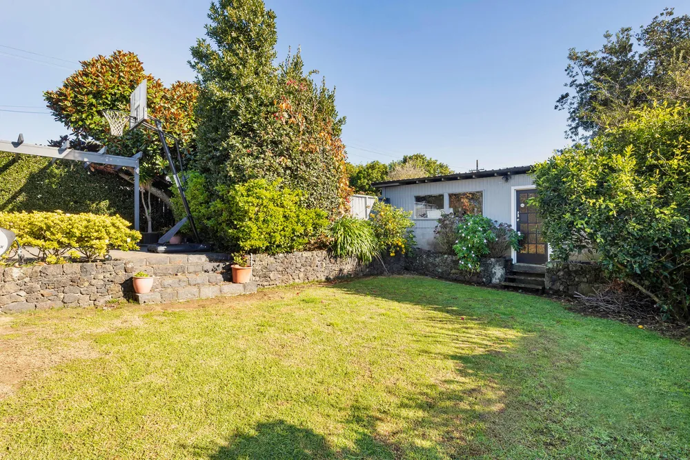 Photos of 95 Alberton Avenue