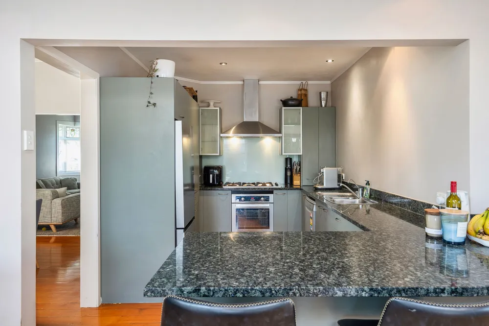 Photos of 95 Alberton Avenue