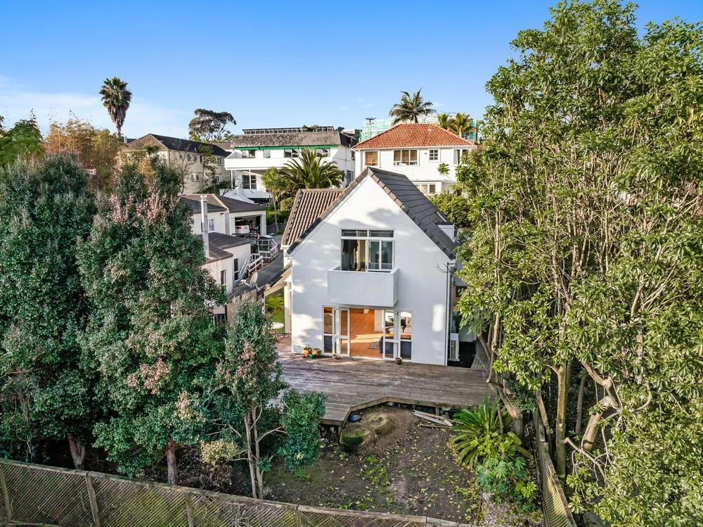 Photos of 54A Comins Crescent
