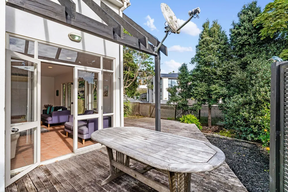 Photos of 54A Comins Crescent