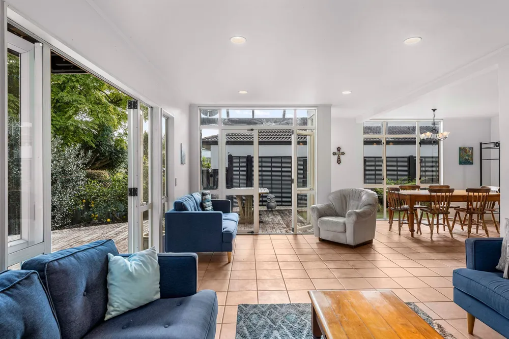 Photos of 54A Comins Crescent
