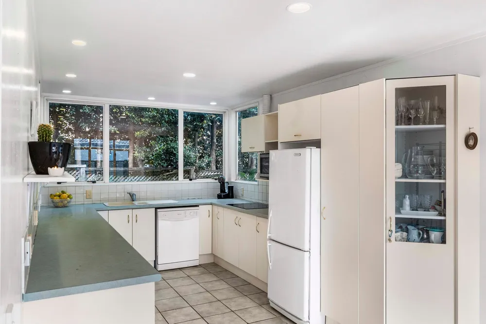 Photos of 54A Comins Crescent