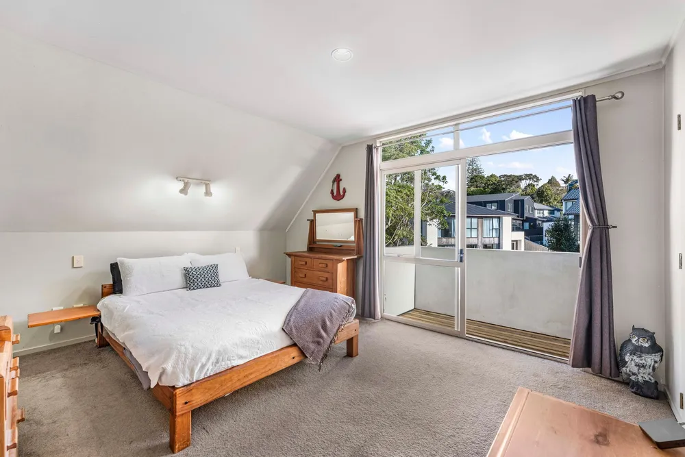 Photos of 54A Comins Crescent