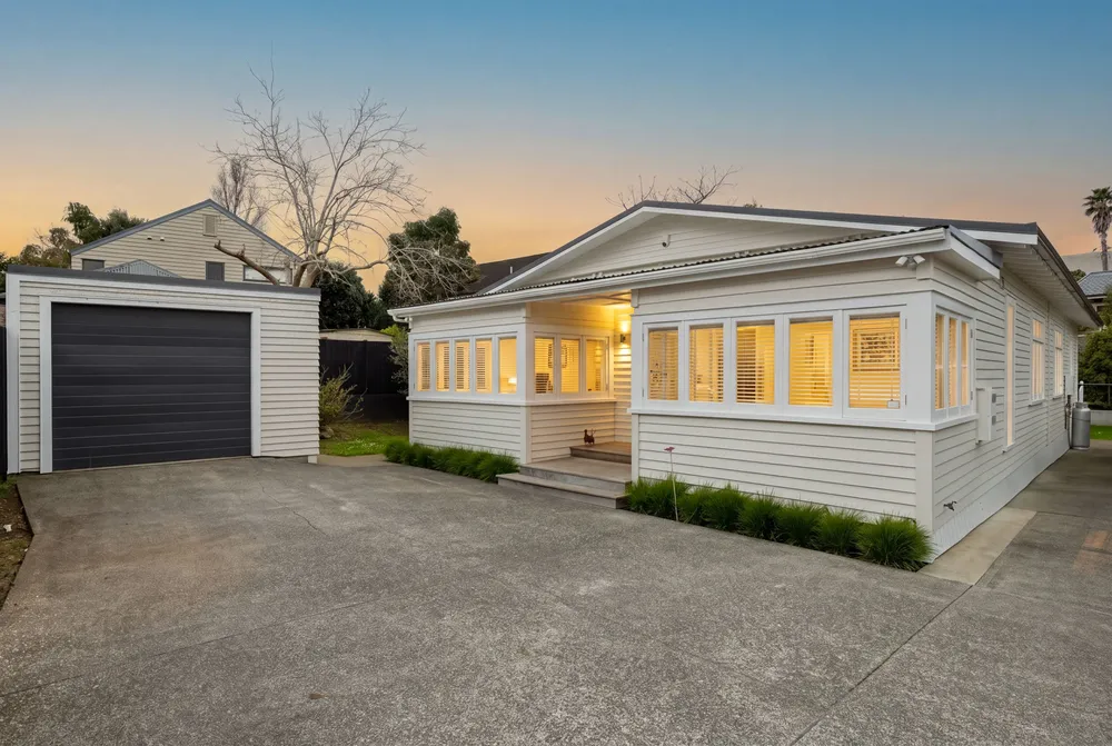 Photos of 49B Ballarat Street