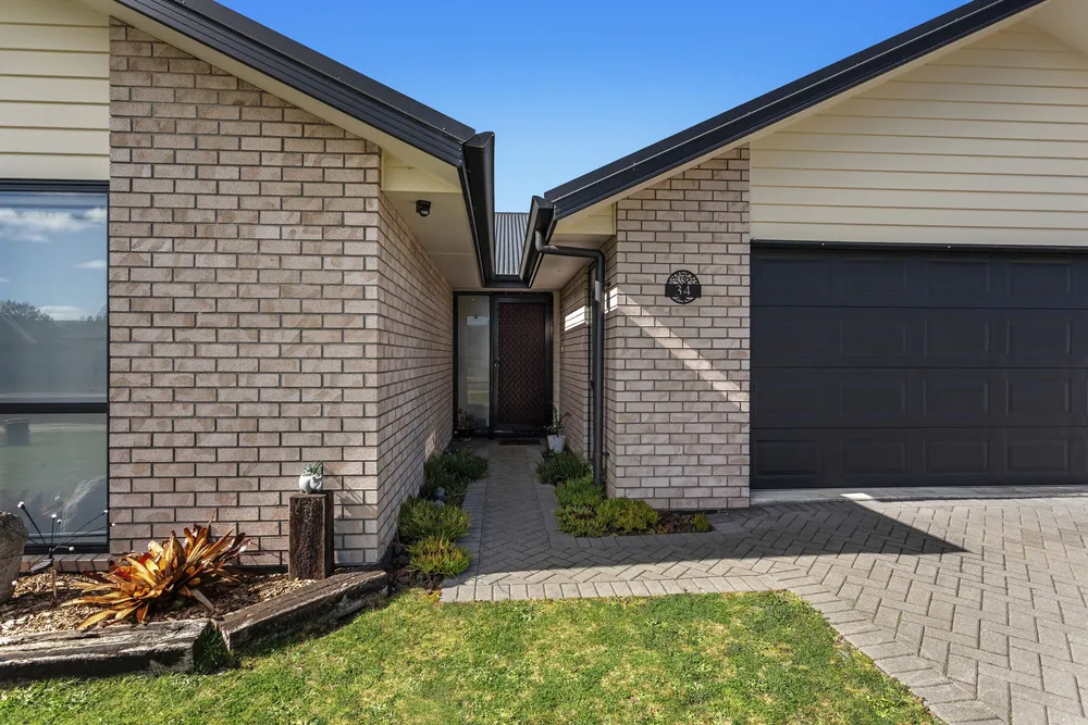 Photos of 34 Tiwhatiwha Crescent