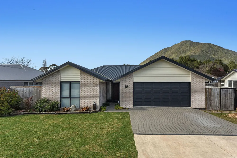 Photos of 34 Tiwhatiwha Crescent