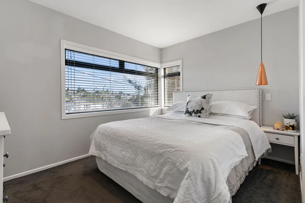 Photos of 2/49 Roseberry Avenue
