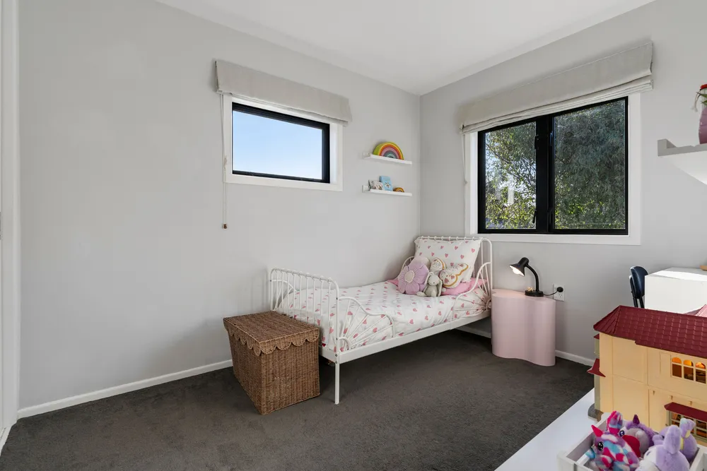 Photos of 2/49 Roseberry Avenue