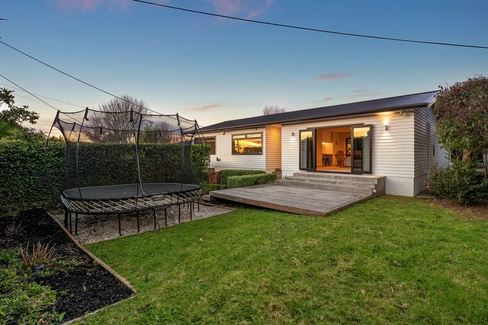 Photos of 2/49 Roseberry Avenue