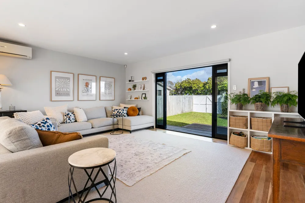 Photos of 2/49 Roseberry Avenue