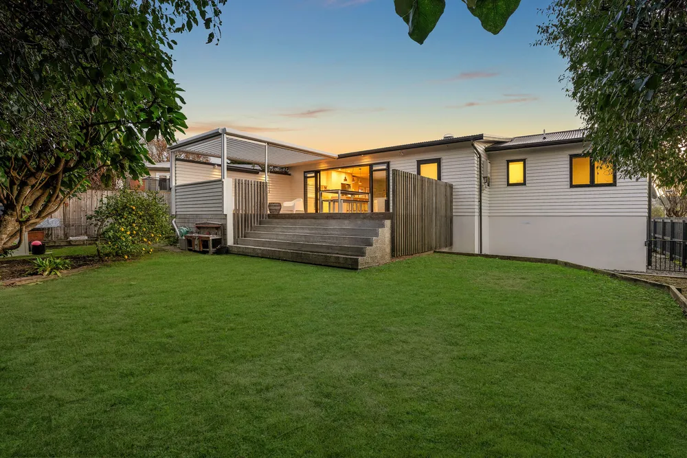 Photos of 2/49 Roseberry Avenue
