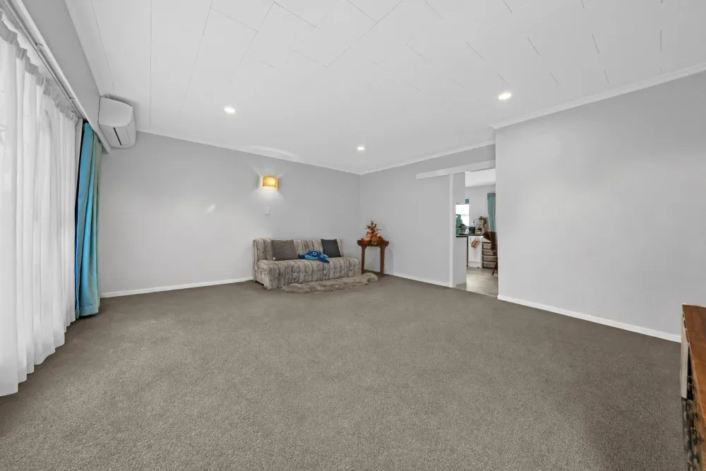 Photos of 2/73 Macleans Road