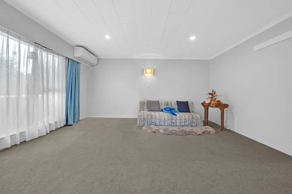 Photos of 2/73 Macleans Road