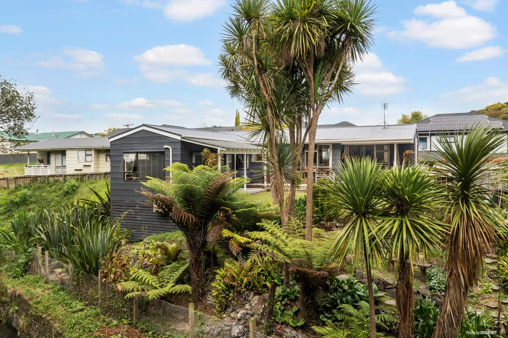 Photos of 2/16 Norgrove Avenue