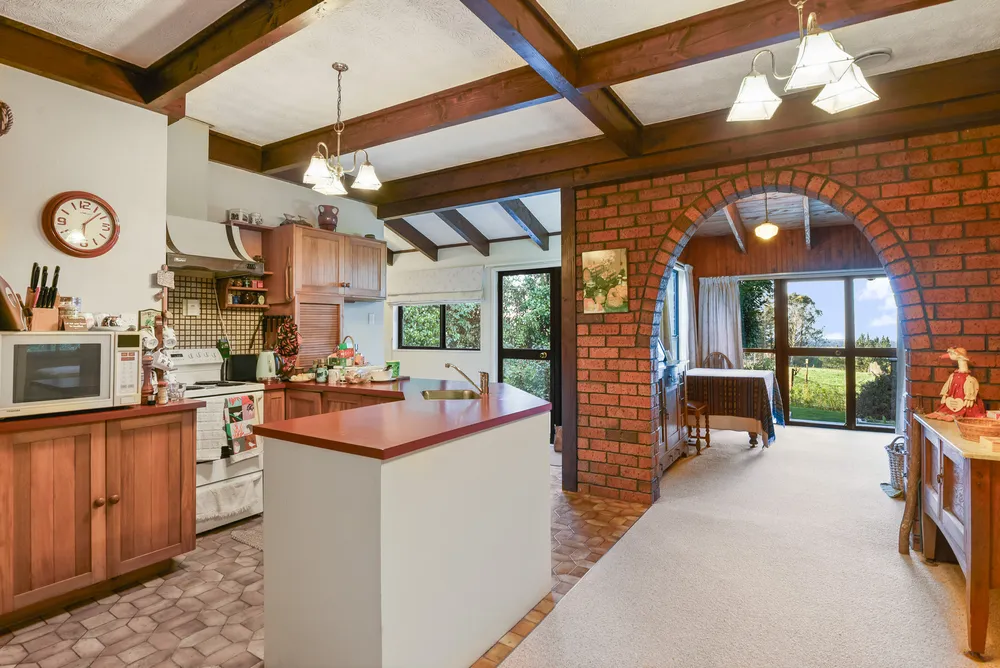 Photos of 442 Te Waerenga Road