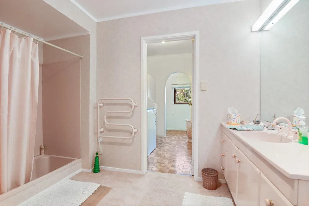 Photos of 442 Te Waerenga Road