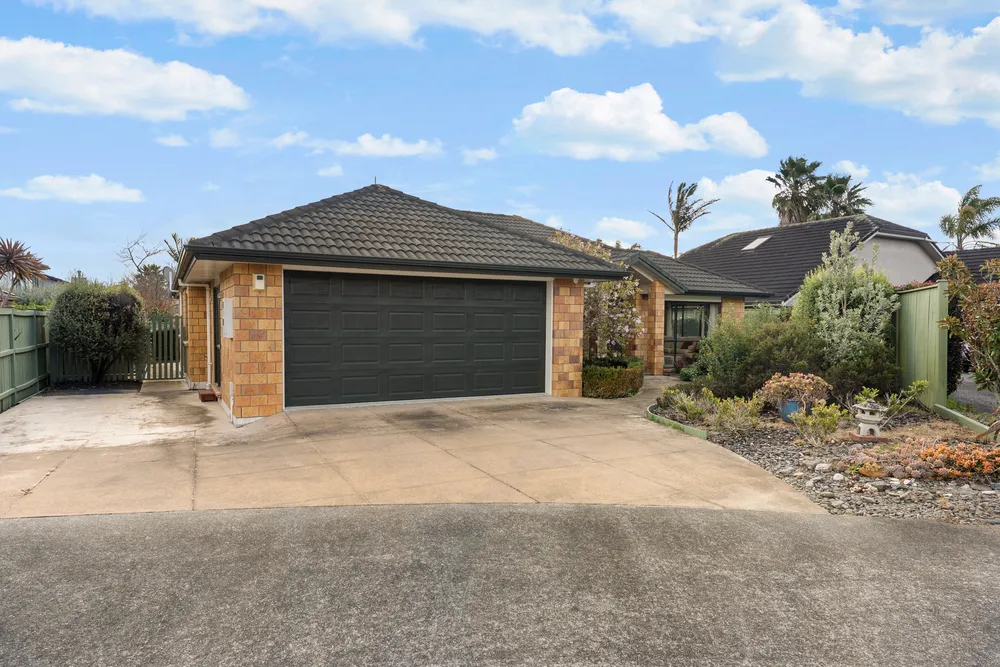 Photos of 14 Banshire Close