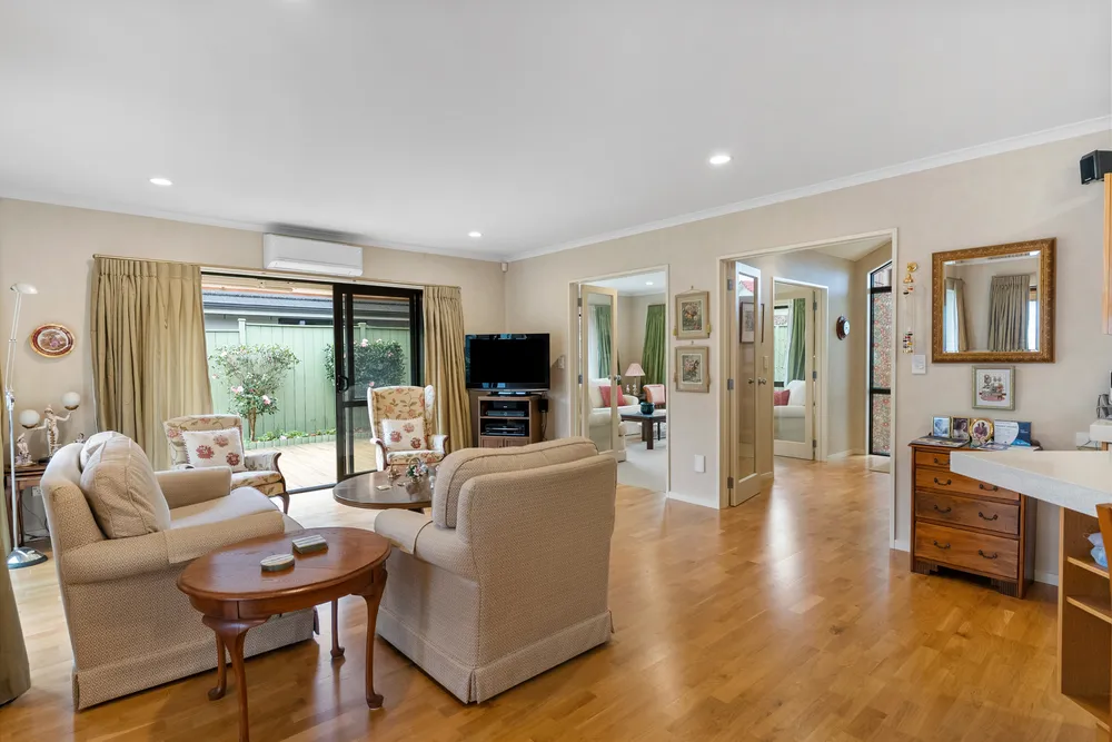 Photos of 14 Banshire Close