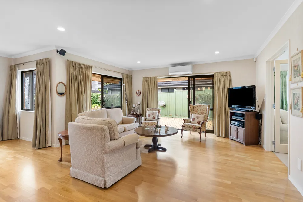 Photos of 14 Banshire Close