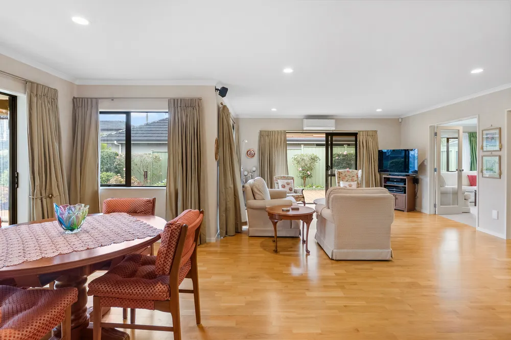 Photos of 14 Banshire Close