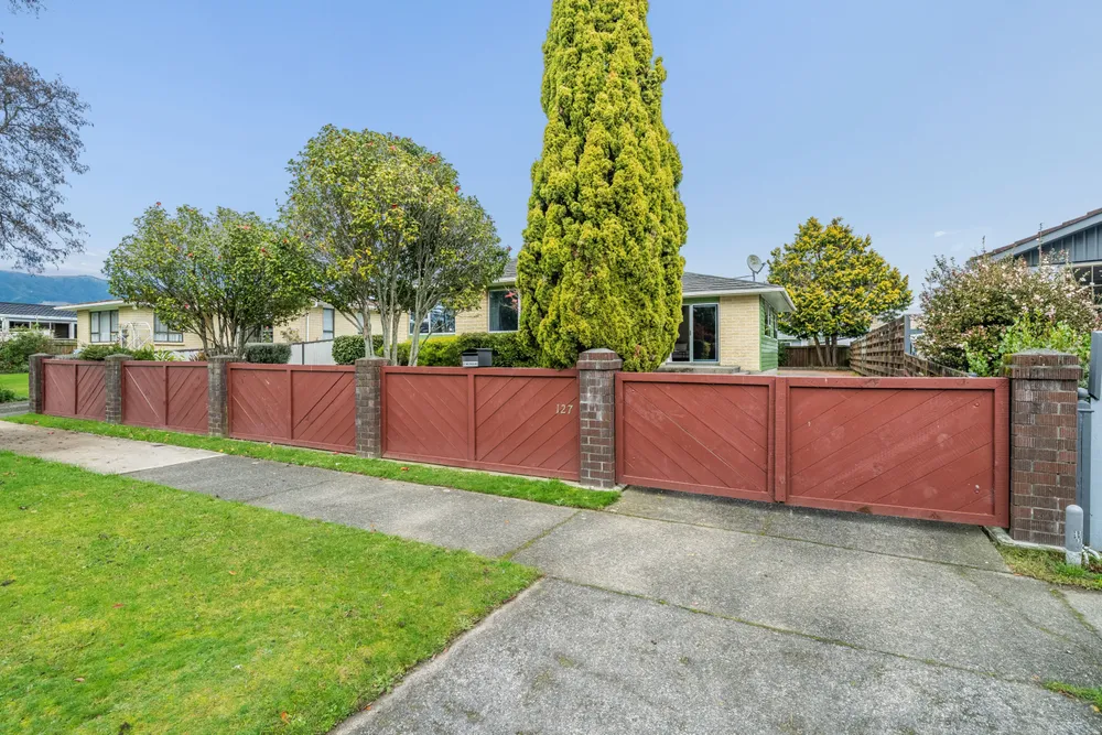 Photos of 127 California Drive