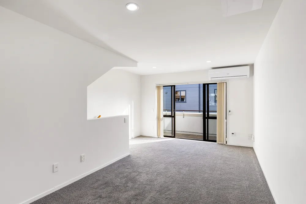 Photos of 9/27 Rossmay Terrace