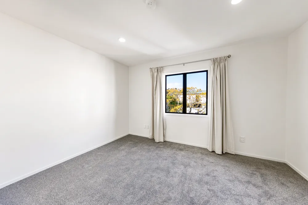 Photos of 9/27 Rossmay Terrace