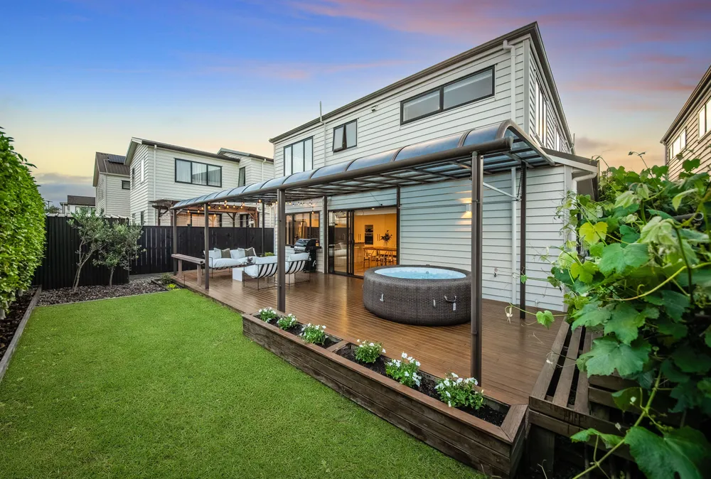 Photos of 15 Greenfinch Road