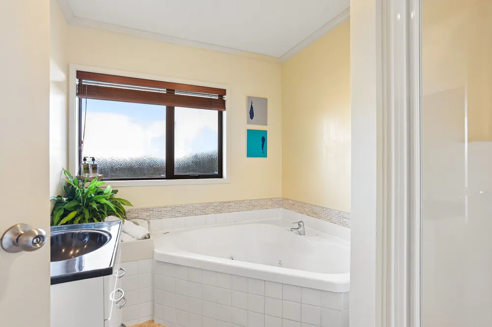 Photos of 233 Wairere Road