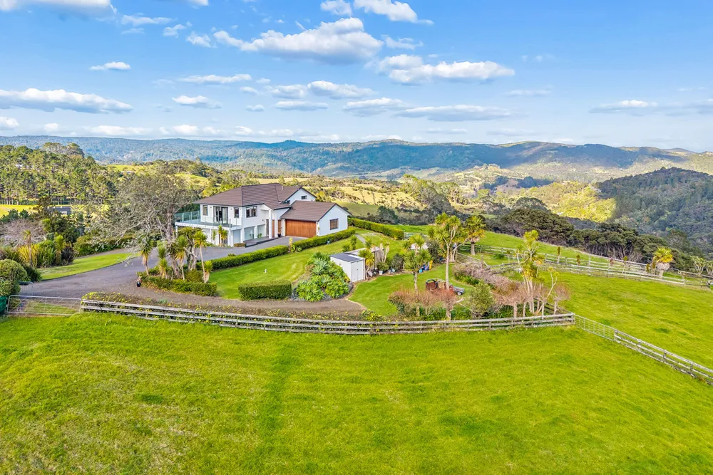 Photos of 233 Wairere Road