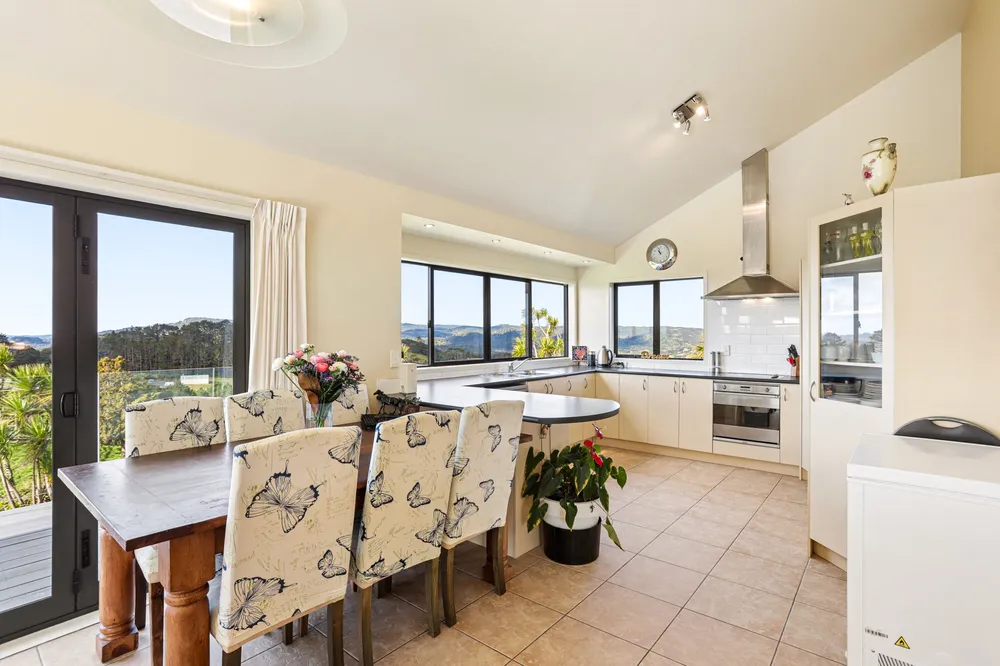 Photos of 233 Wairere Road