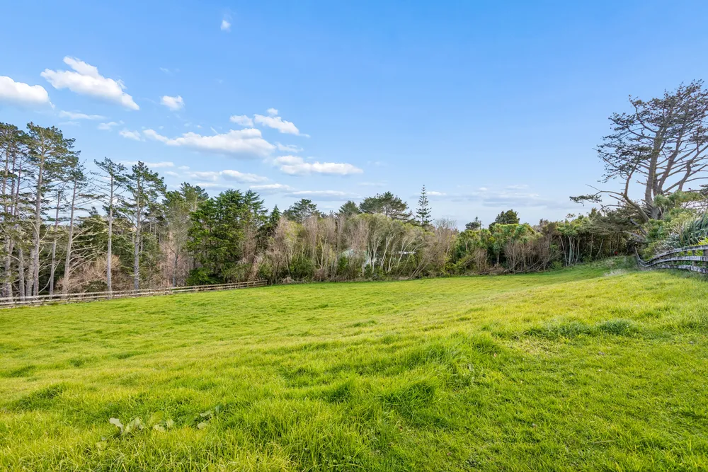 Photos of 233 Wairere Road