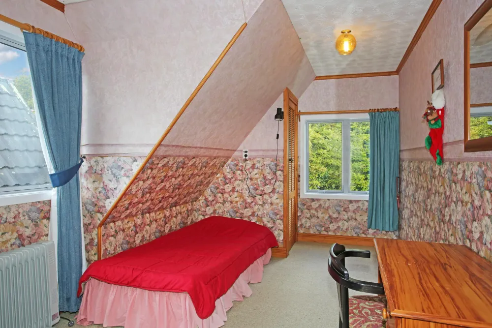 Photos of 471 Redoubt Road