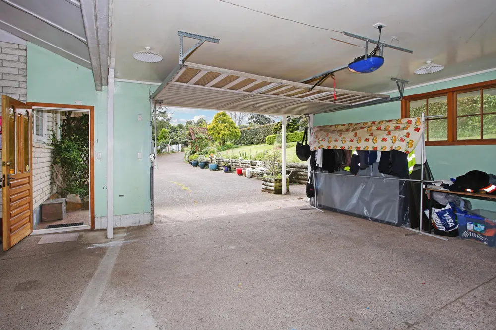 Photos of 471 Redoubt Road