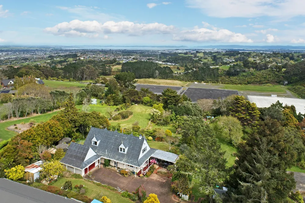 Photos of 471 Redoubt Road