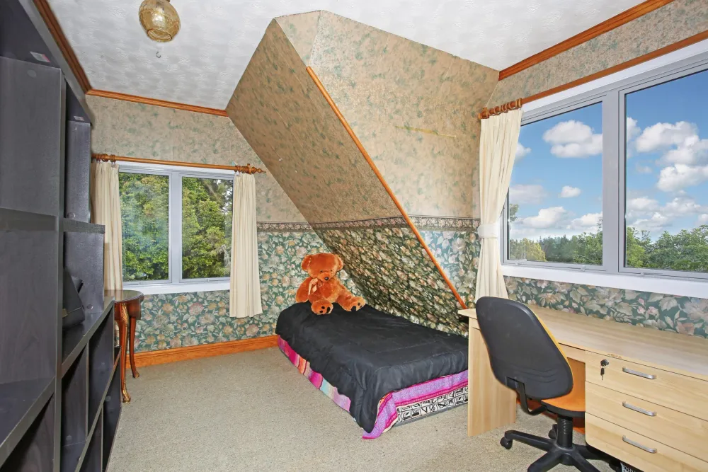 Photos of 471 Redoubt Road