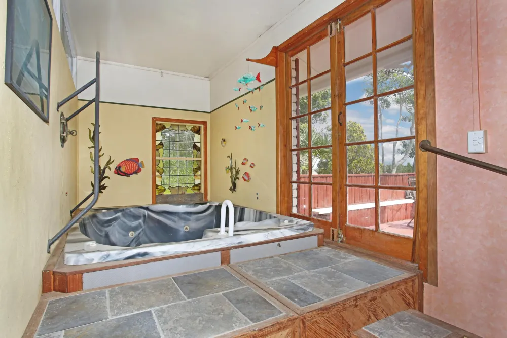 Photos of 471 Redoubt Road