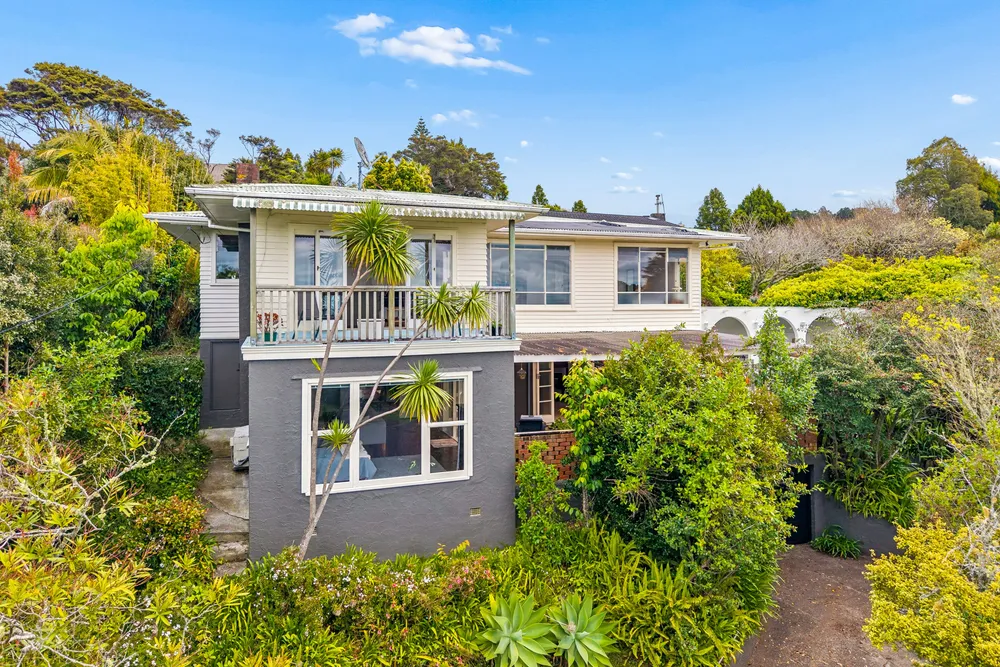 Photos of 108 Takahe Road