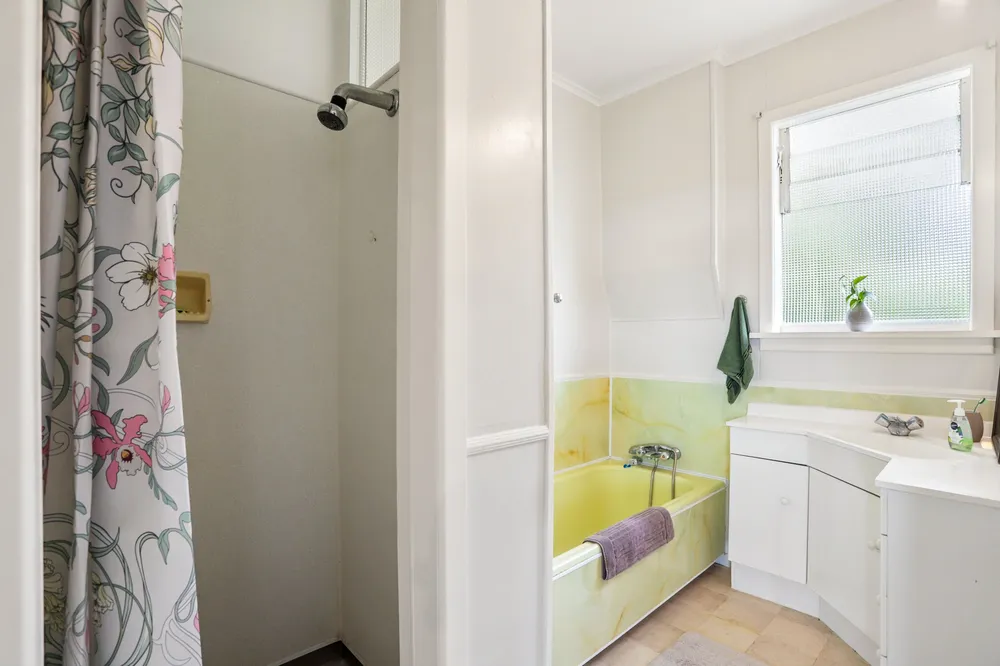 Photos of 108 Takahe Road