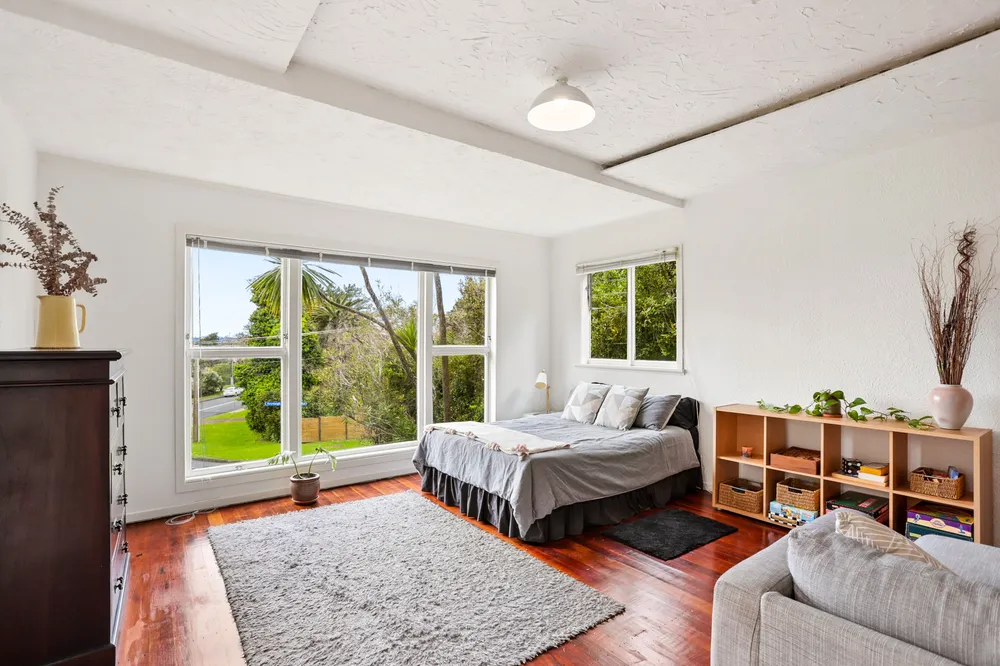 Photos of 108 Takahe Road