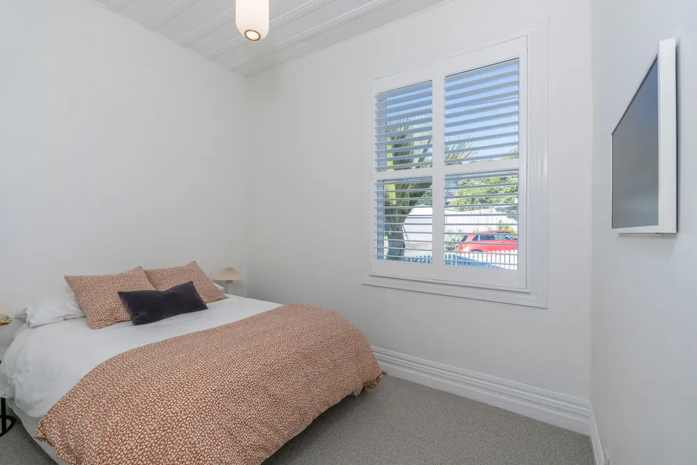 Photos of 23A Kingsland Avenue